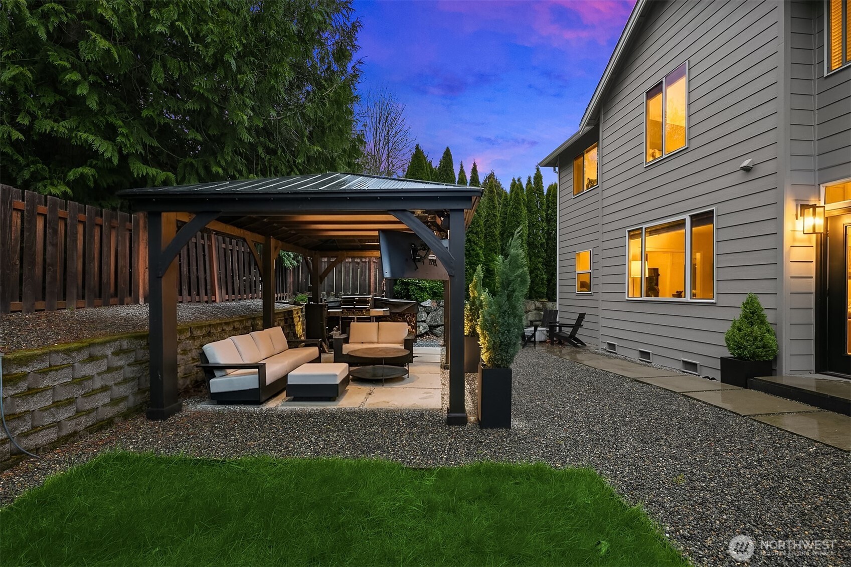 24046 SE 9th Court , Sammamish, WA 98075