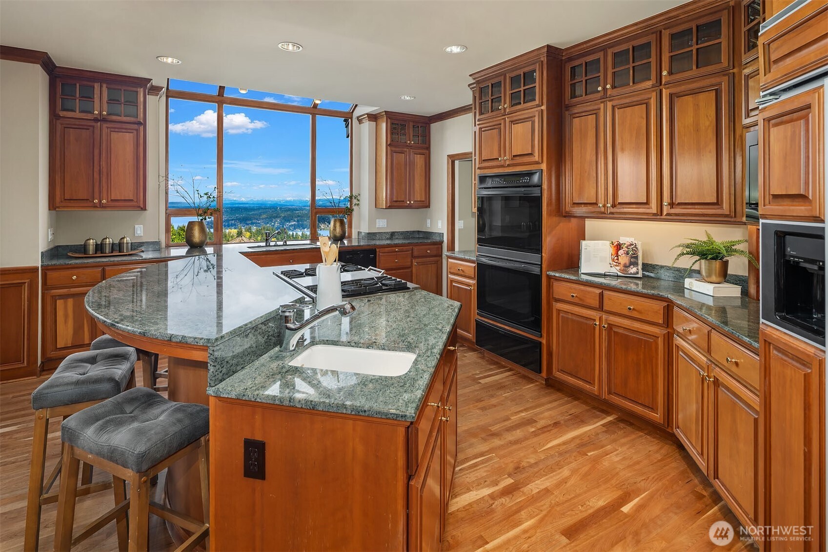 17120 SE 58th Street , Bellevue, WA 98006