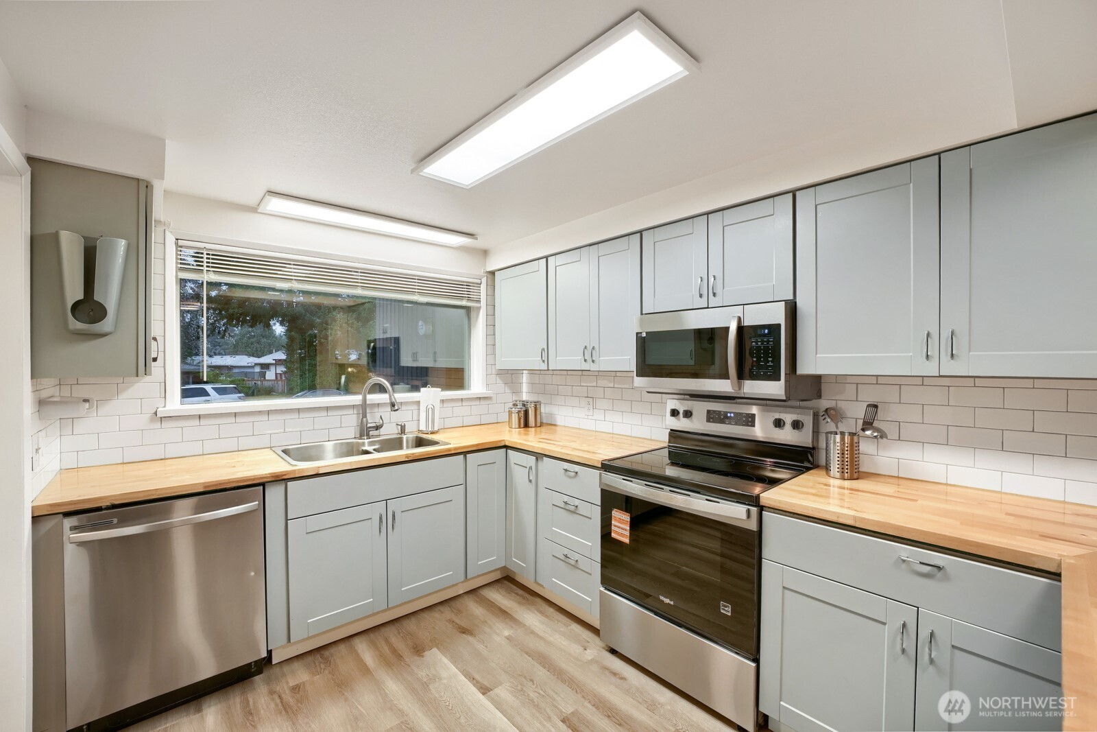 1420 E Walnut Street , Kent, WA 98030