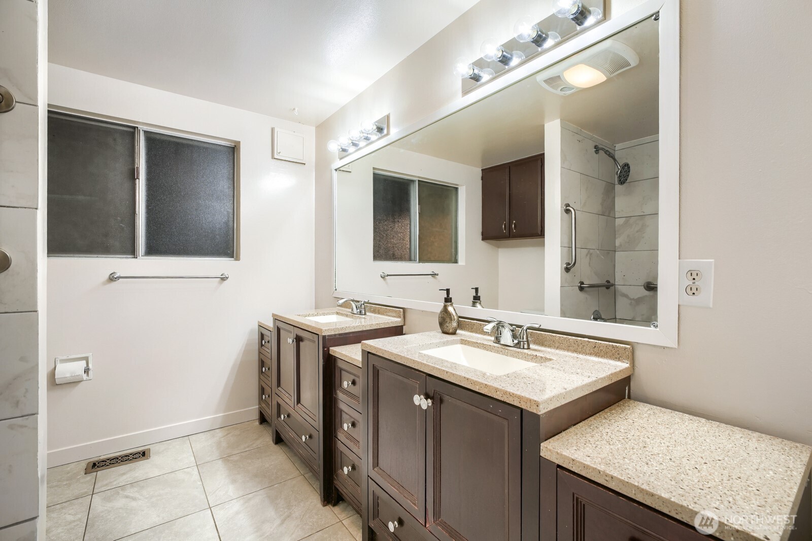 1420 E Walnut Street , Kent, WA 98030