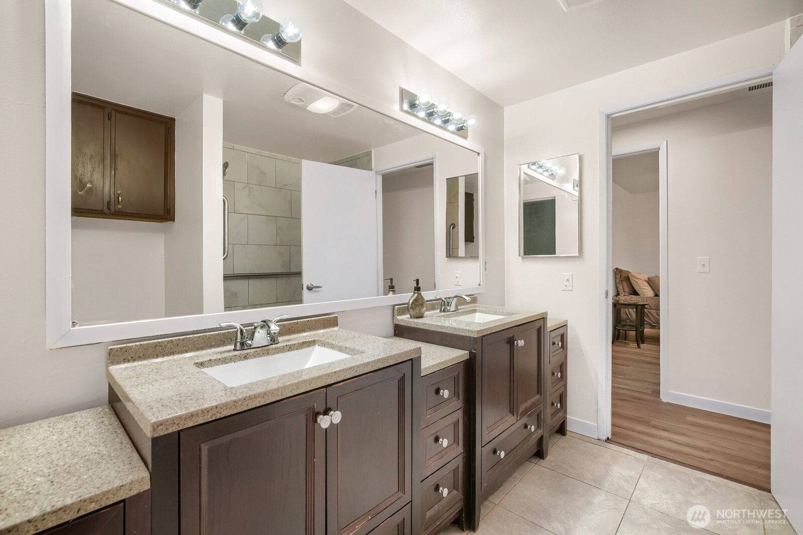 1420 E Walnut Street , Kent, WA 98030