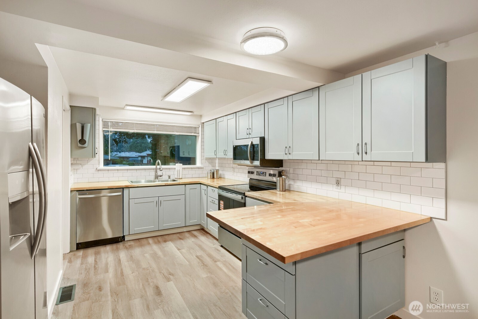 1420 E Walnut Street , Kent, WA 98030