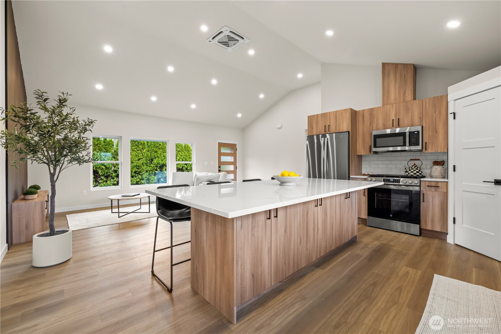 3318 Grandview Drive W, University Place, WA 98466-2631