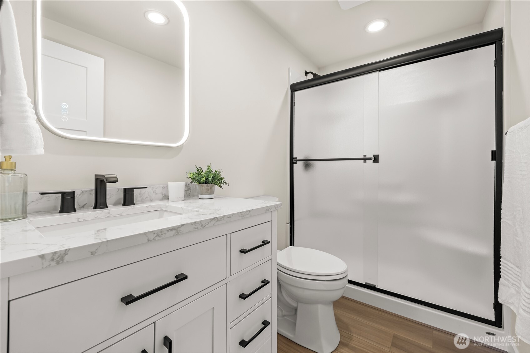 3318 Grandview Drive W, University Place, WA 98466-2631