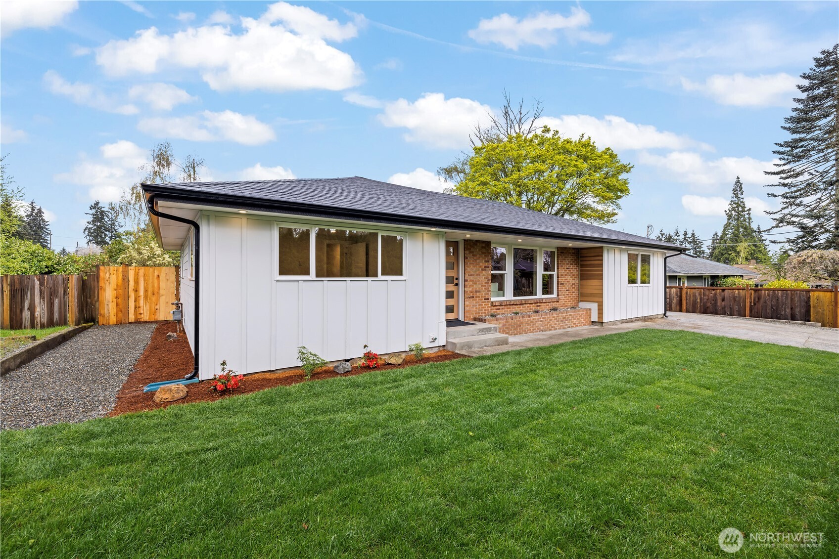 3318 Grandview Drive W, University Place, WA 98466-2631