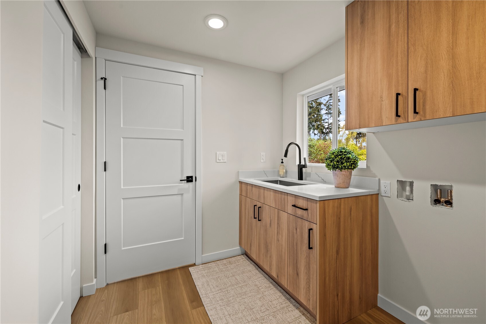 3318 Grandview Drive W, University Place, WA 98466-2631