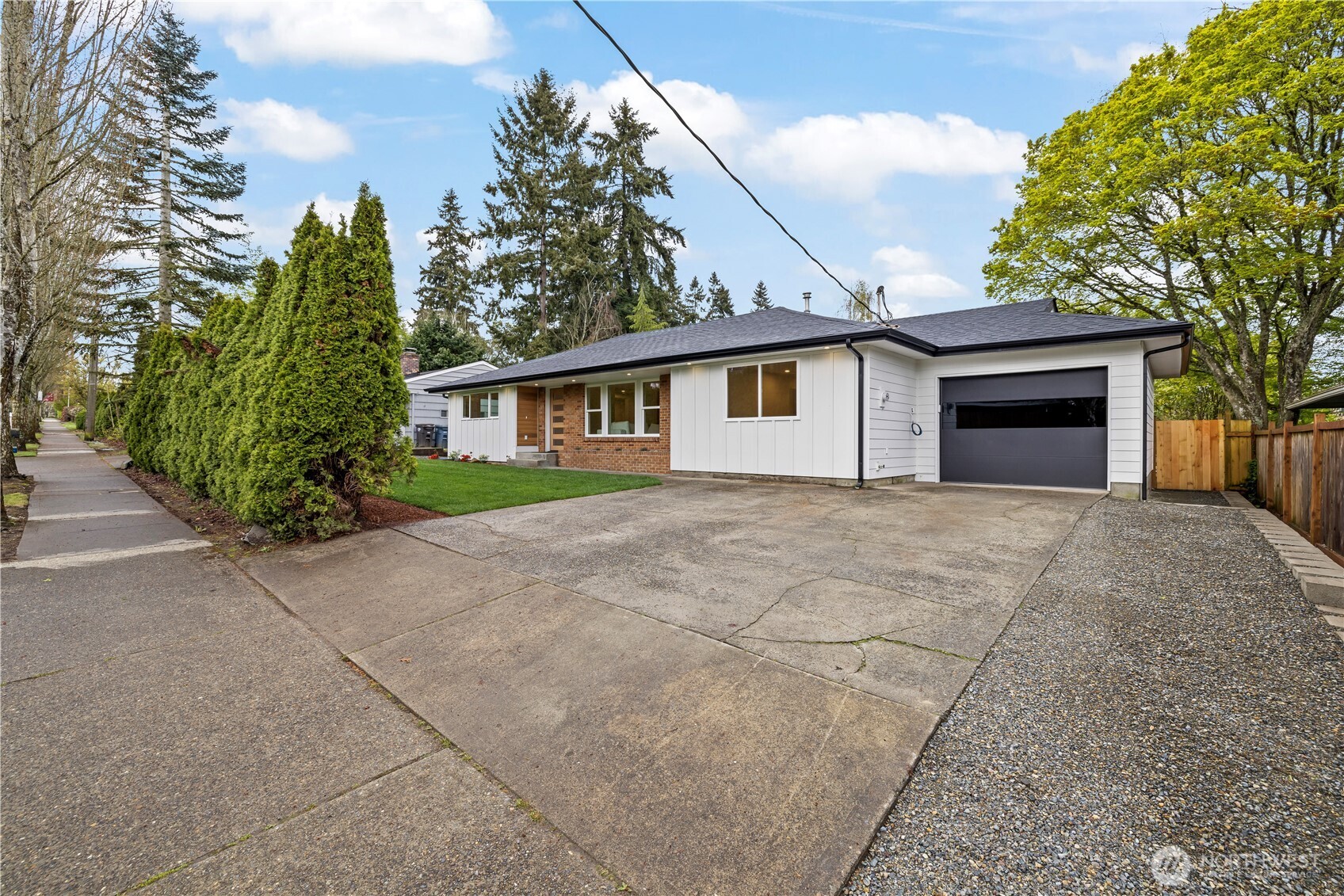 3318 Grandview Drive W, University Place, WA 98466-2631