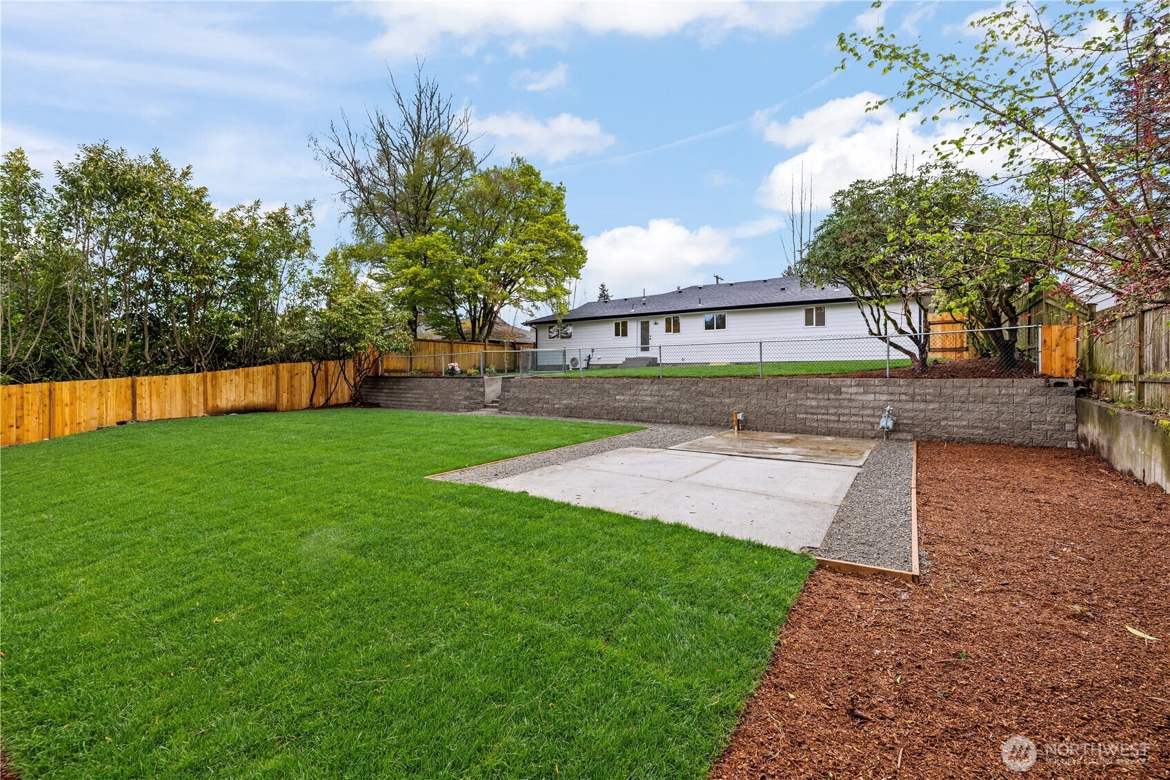 3318 Grandview Drive W, University Place, WA 98466-2631
