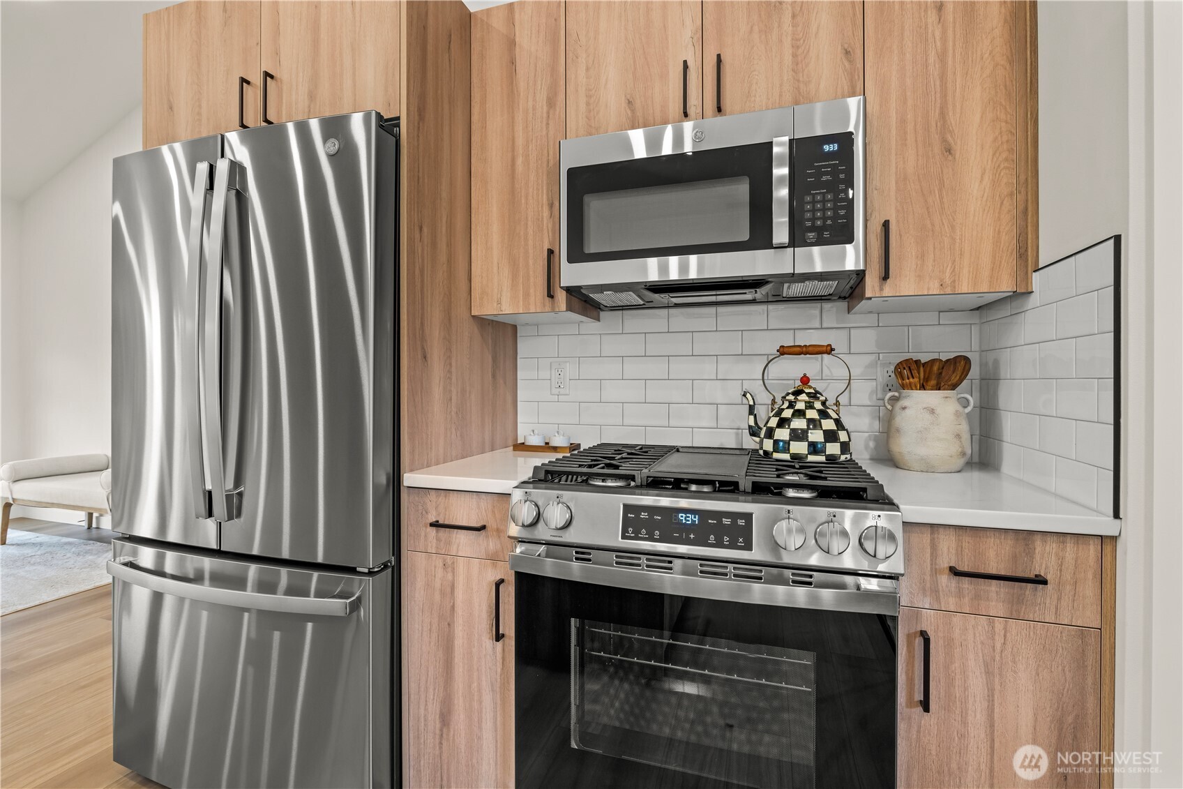 3318 Grandview Drive W, University Place, WA 98466-2631