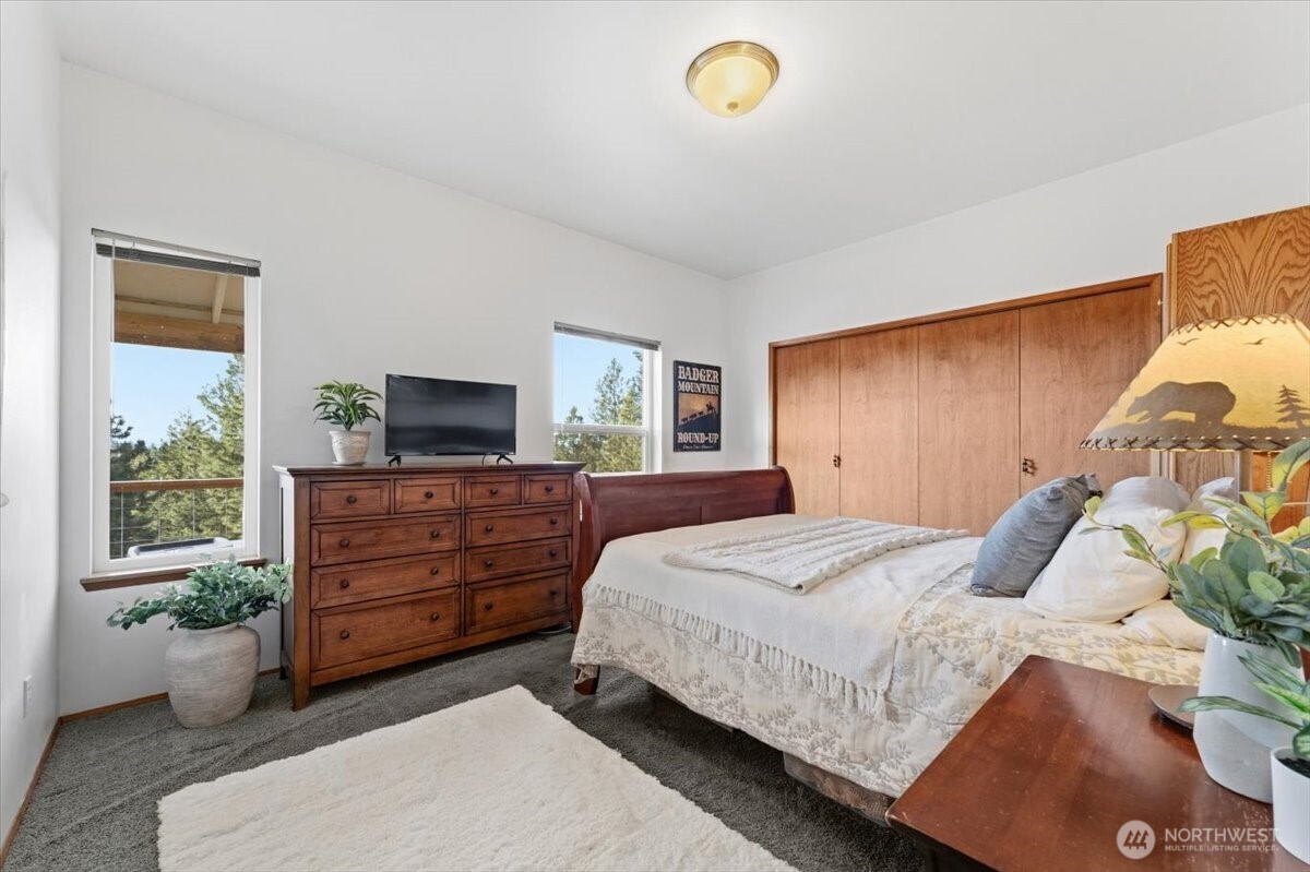 300 Sunset Way , East Wenatchee, WA 98802