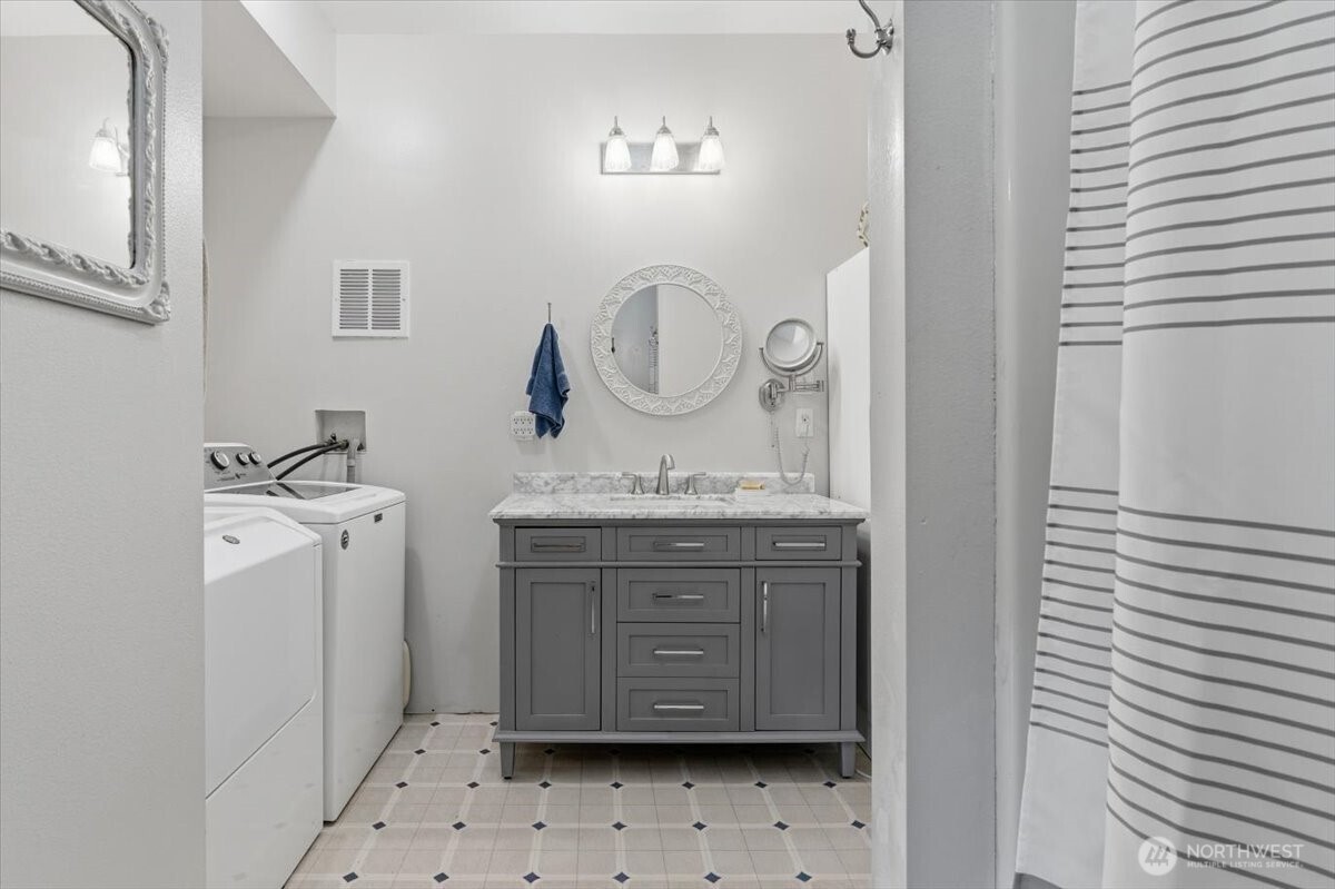 300 Sunset Way , East Wenatchee, WA 98802