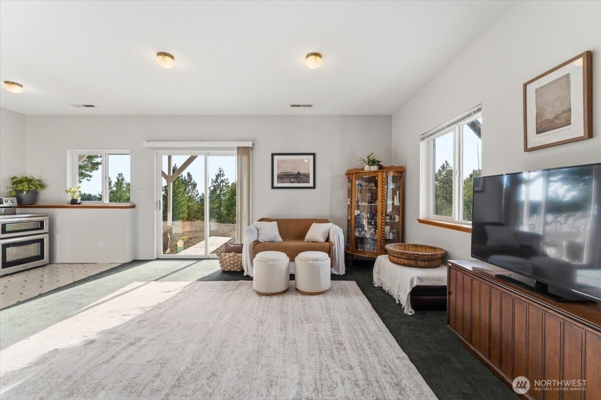 300 Sunset Way , East Wenatchee, WA 98802