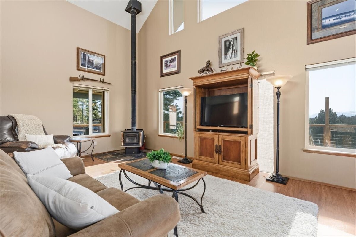 300 Sunset Way , East Wenatchee, WA 98802