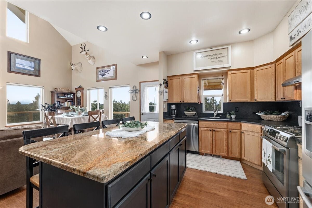 300 Sunset Way , East Wenatchee, WA 98802