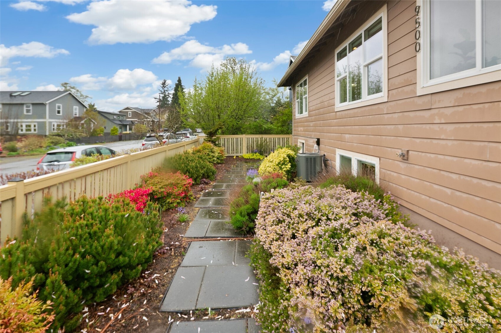 9500 Phinney Avenue N, Seattle, WA 98103