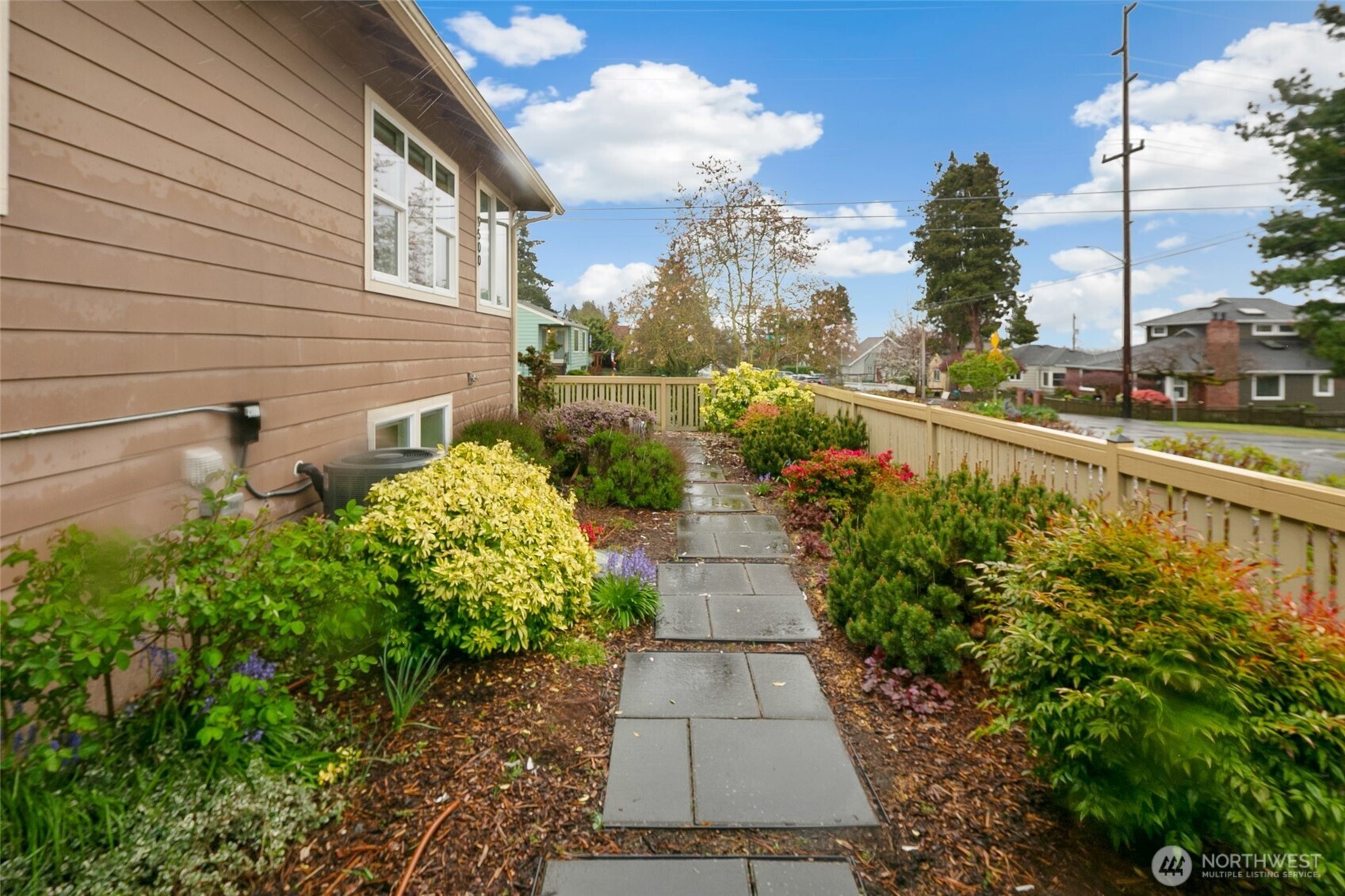 9500 Phinney Avenue N, Seattle, WA 98103