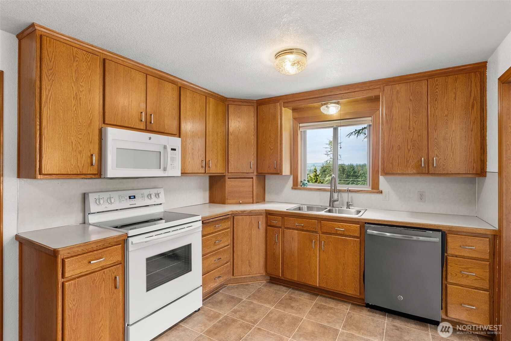 163 Wallace Road , Chehalis, WA 98532