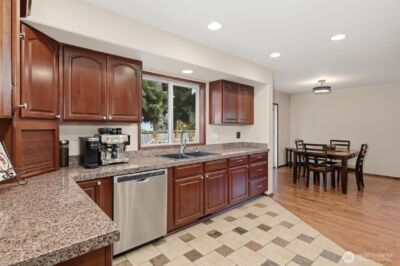 15405 204th Avenue SE, Renton, WA 98059 - Photo 10