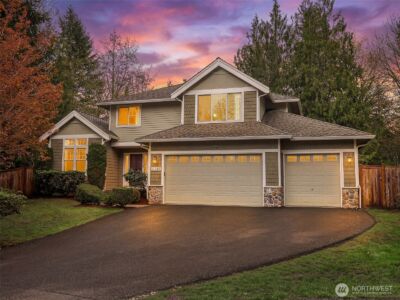 21745 NE 181st Place , Woodinville, WA 98077