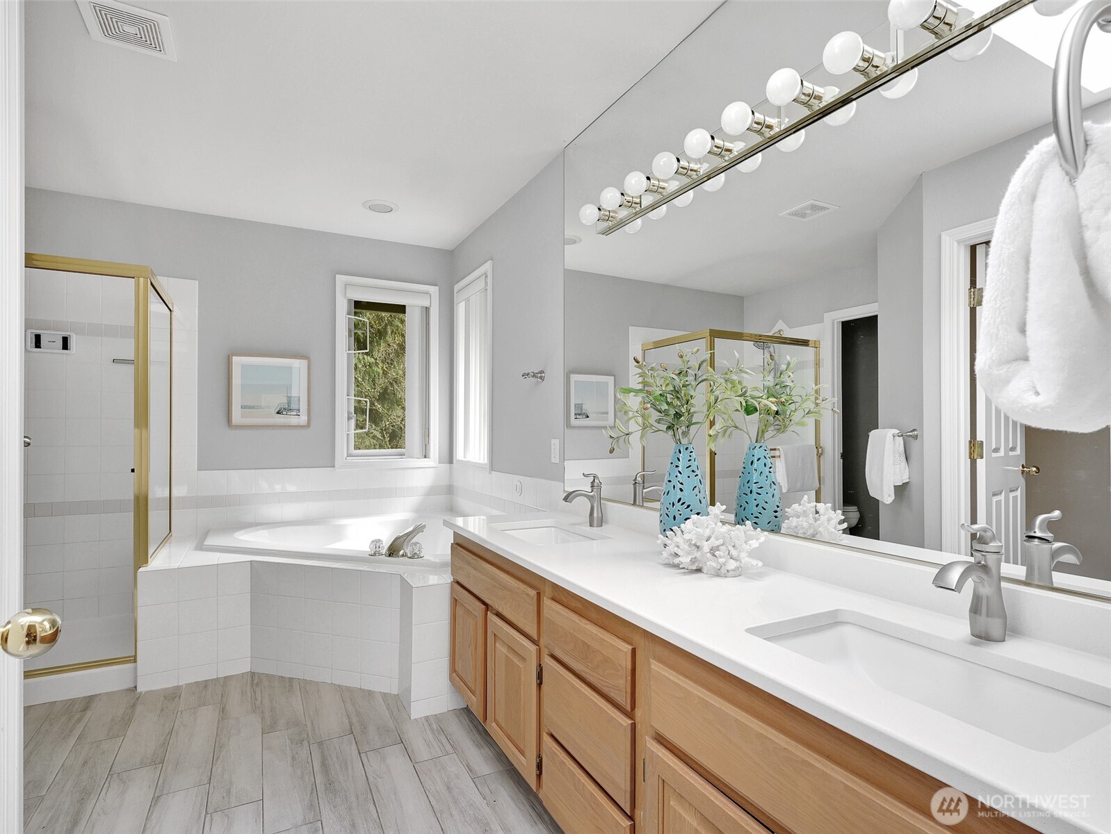 21745 NE 181st Place , Woodinville, WA 98077