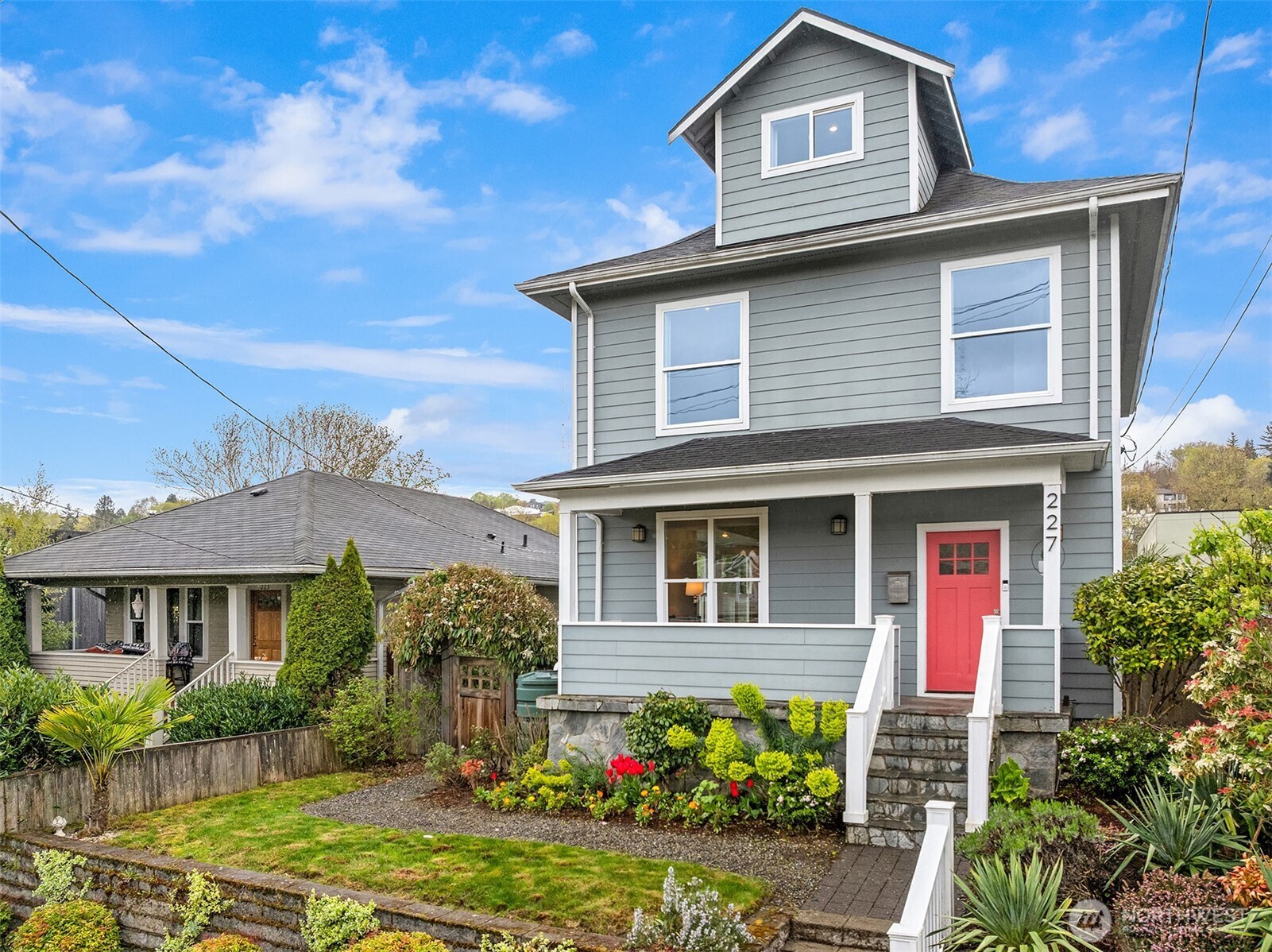 227 29th Avenue E, Seattle, WA 98112-4810