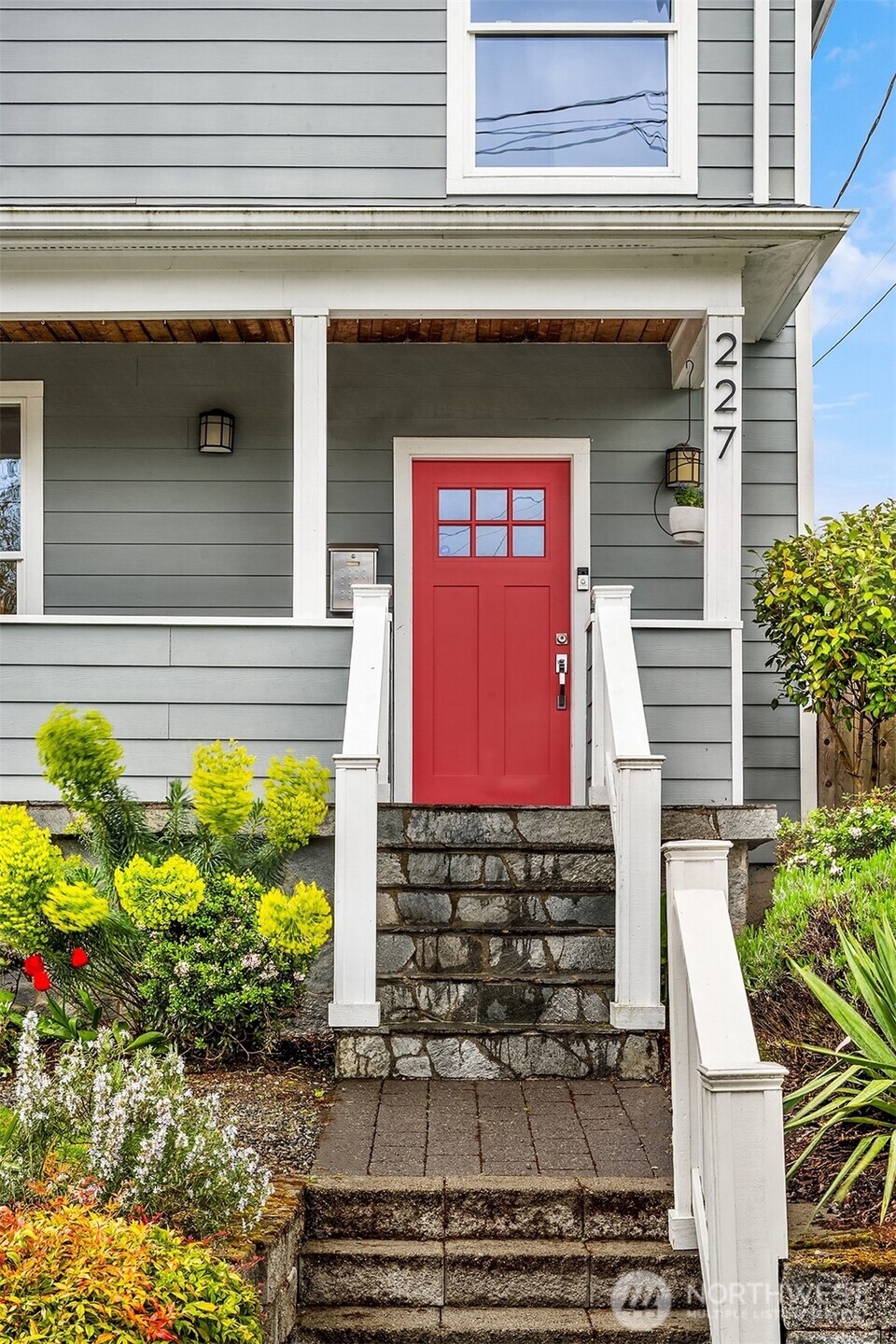 227 29th Avenue E, Seattle, WA 98112-4810
