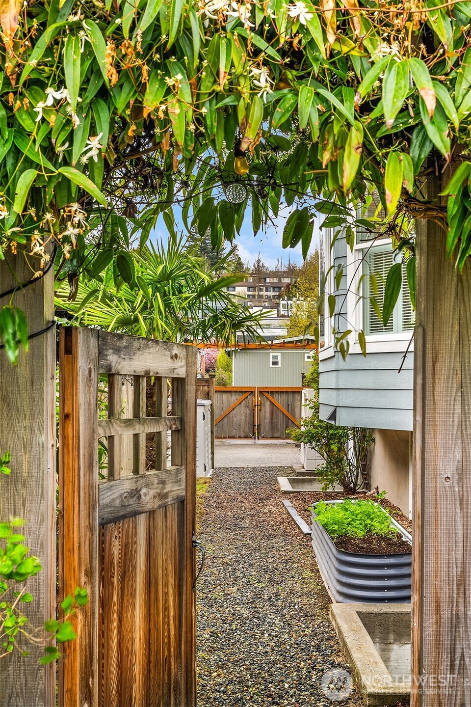 227 29th Avenue E, Seattle, WA 98112-4810