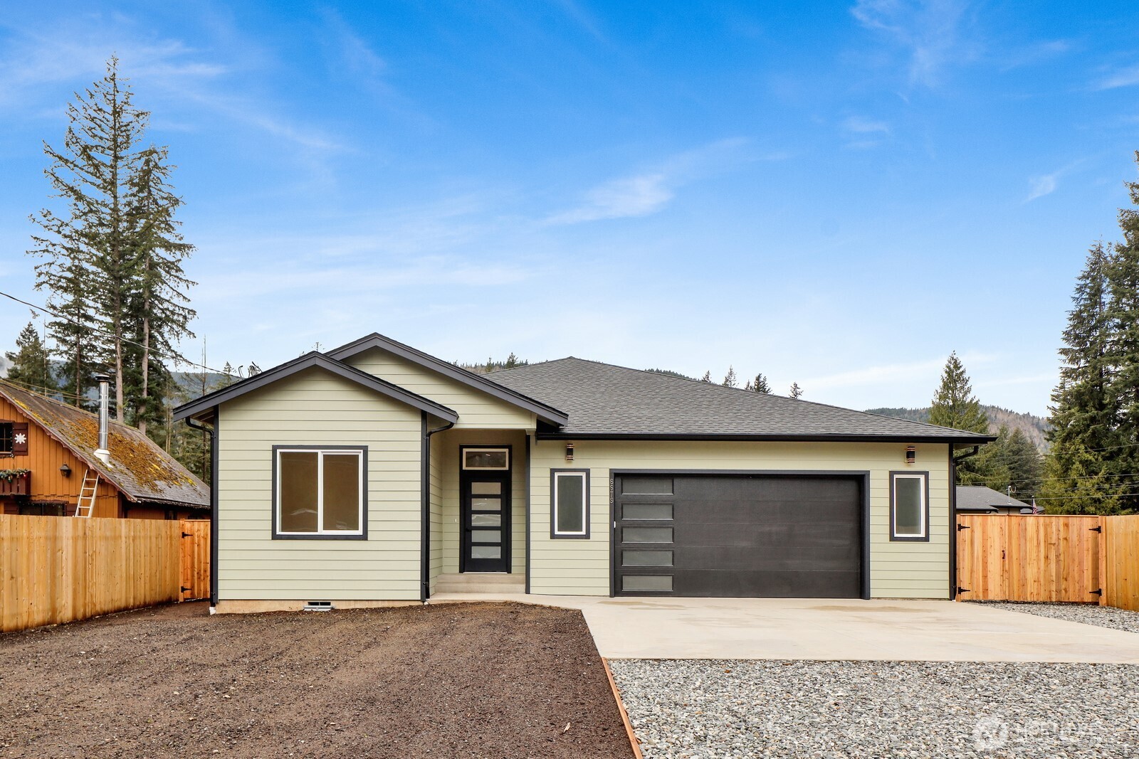 8679 Bell Court , Maple Falls, WA 98266