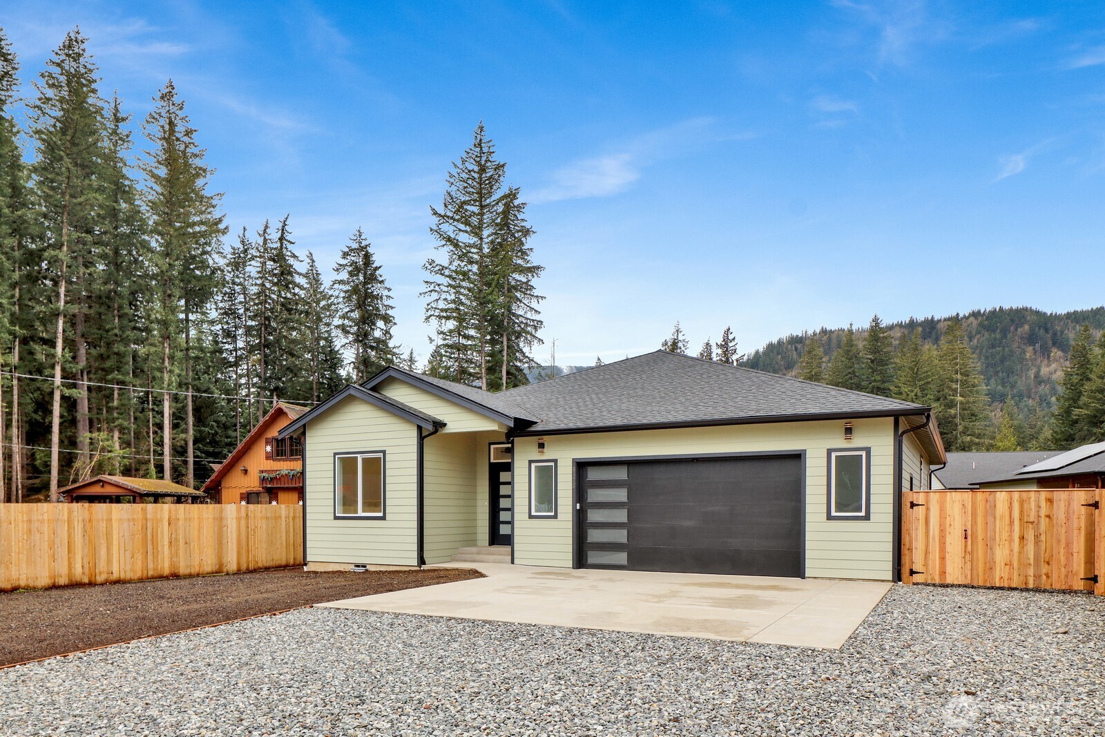 8679 Bell Court , Maple Falls, WA 98266