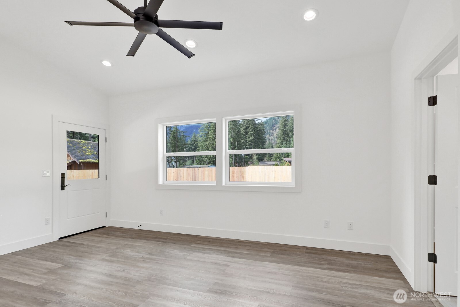 8679 Bell Court , Maple Falls, WA 98266