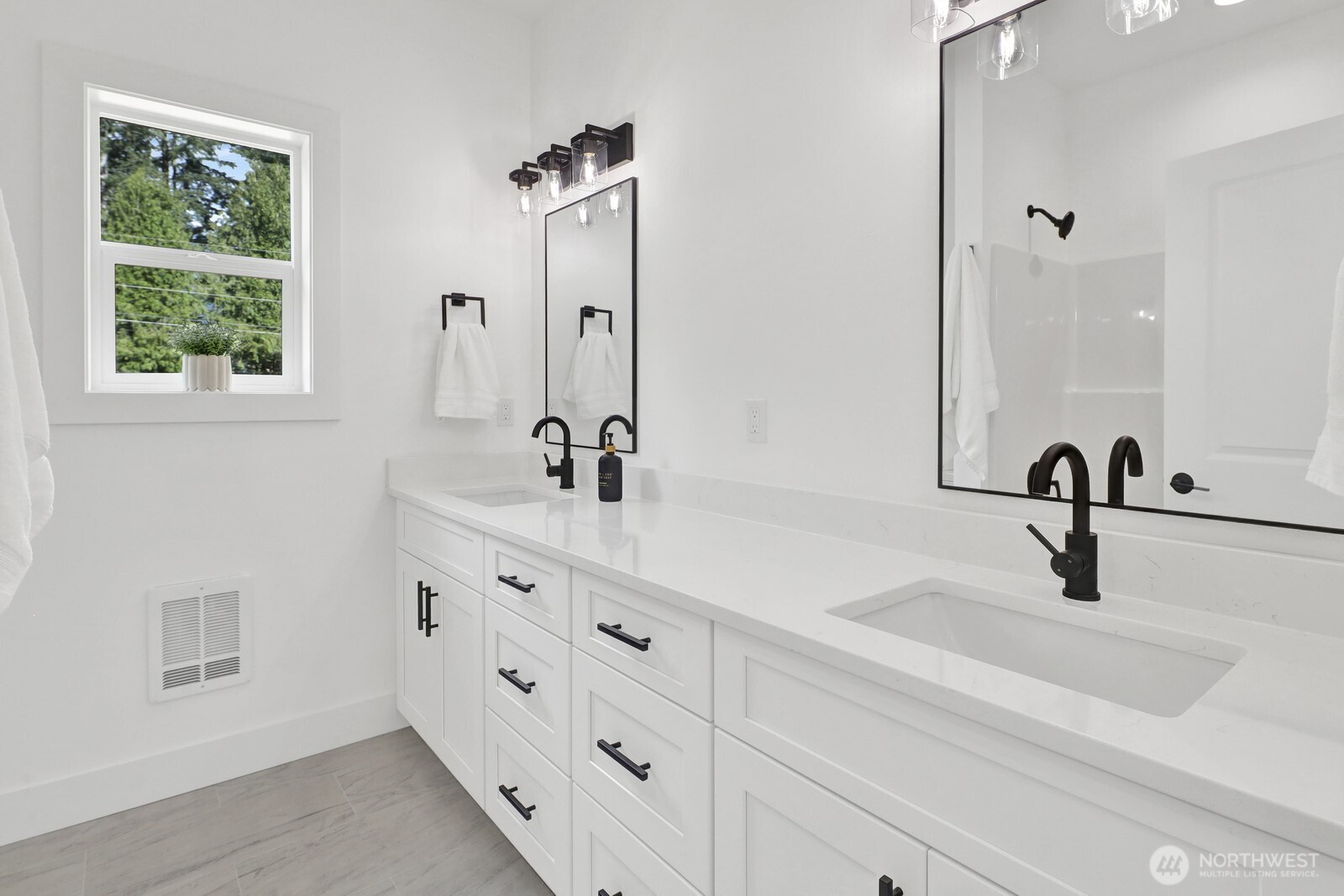 8679 Bell Court , Maple Falls, WA 98266