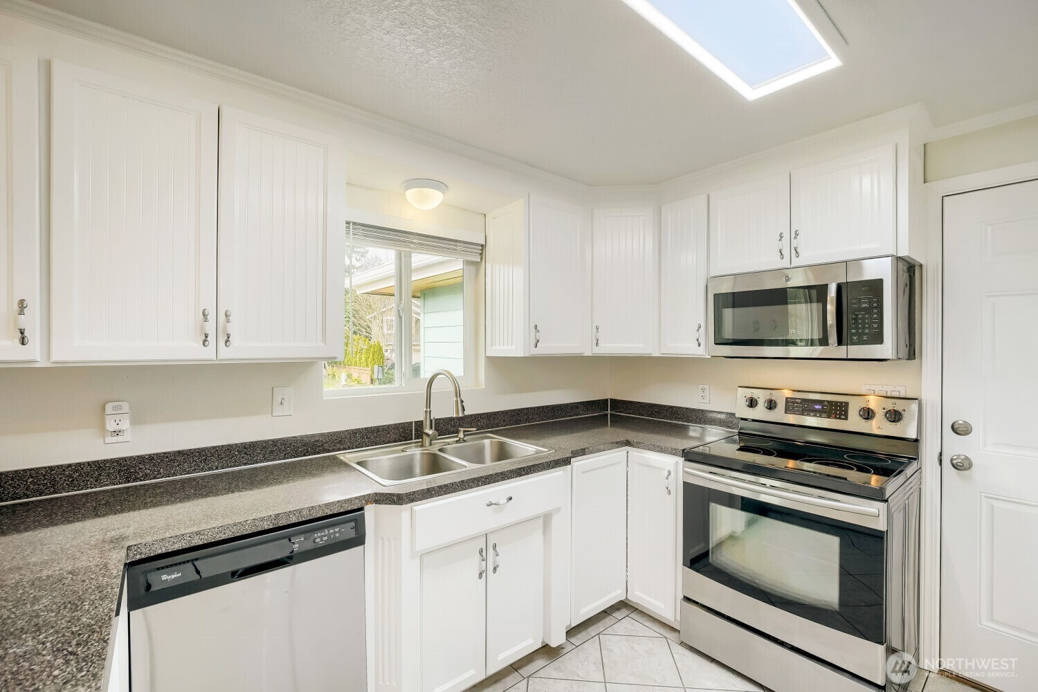 12045 SE 210th Street , Kent, WA 98031