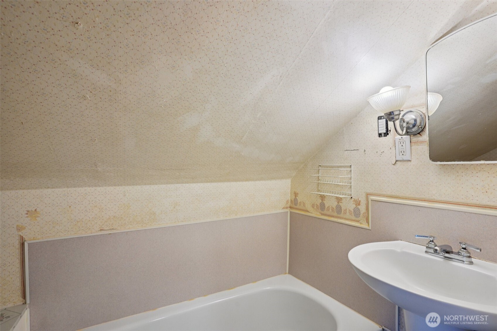 4817 Greenwood Avenue N, Seattle, WA 98103-6331