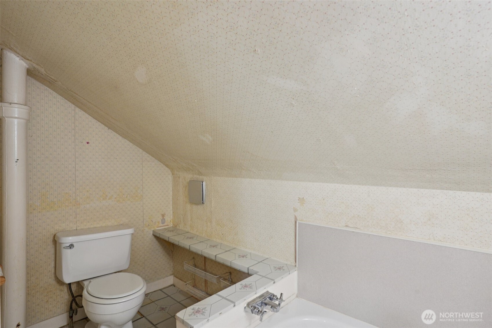 4817 Greenwood Avenue N, Seattle, WA 98103-6331
