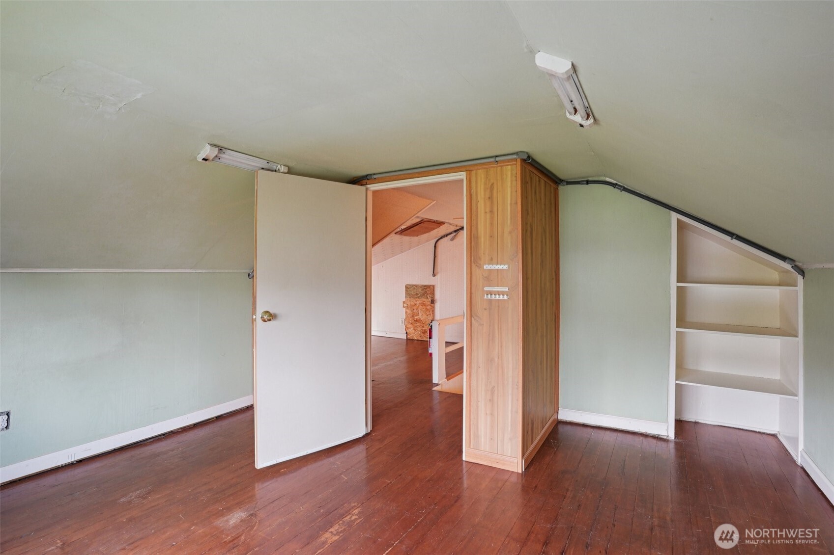 4817 Greenwood Avenue N, Seattle, WA 98103-6331