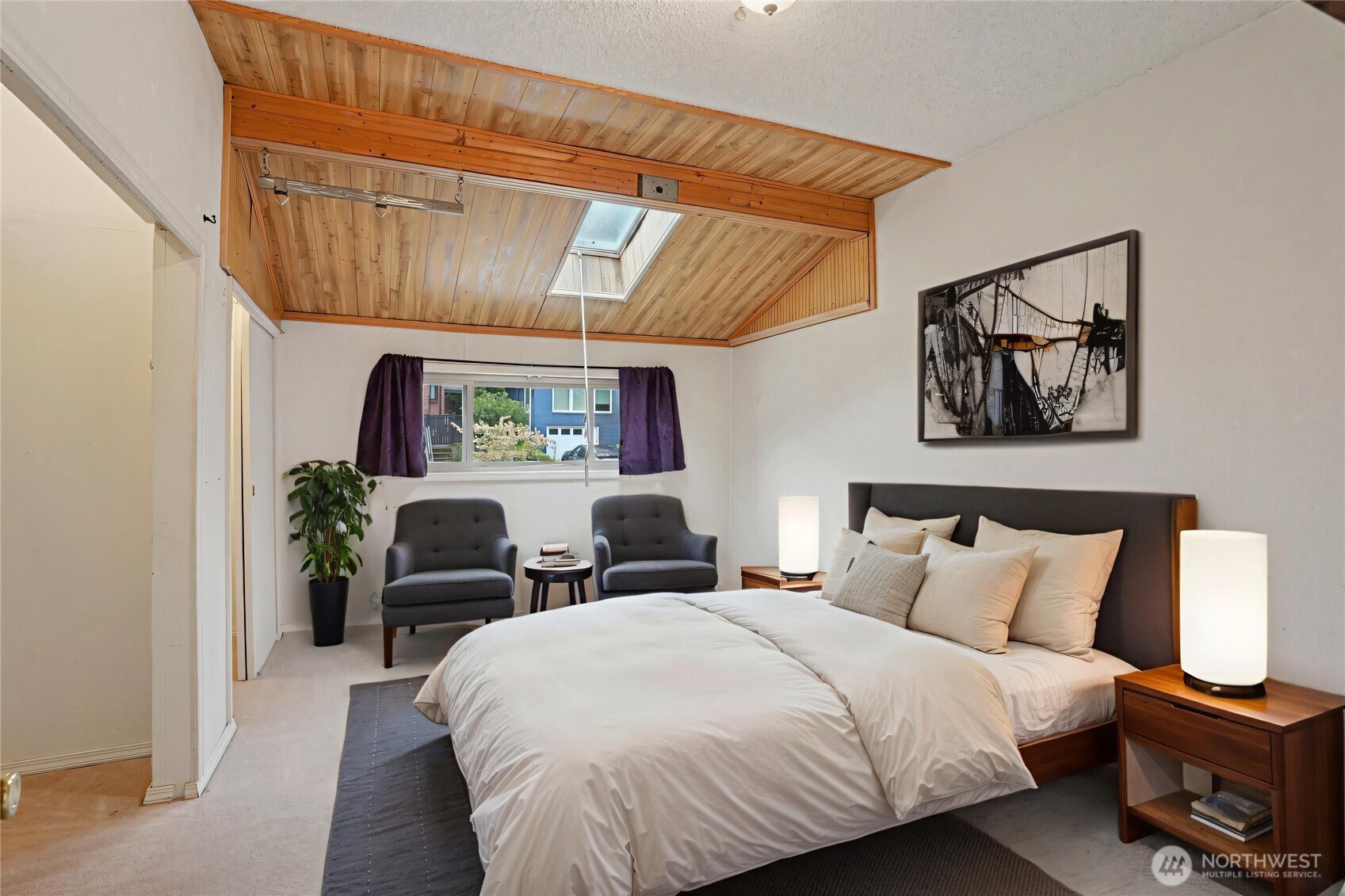 4817 Greenwood Avenue N, Seattle, WA 98103-6331