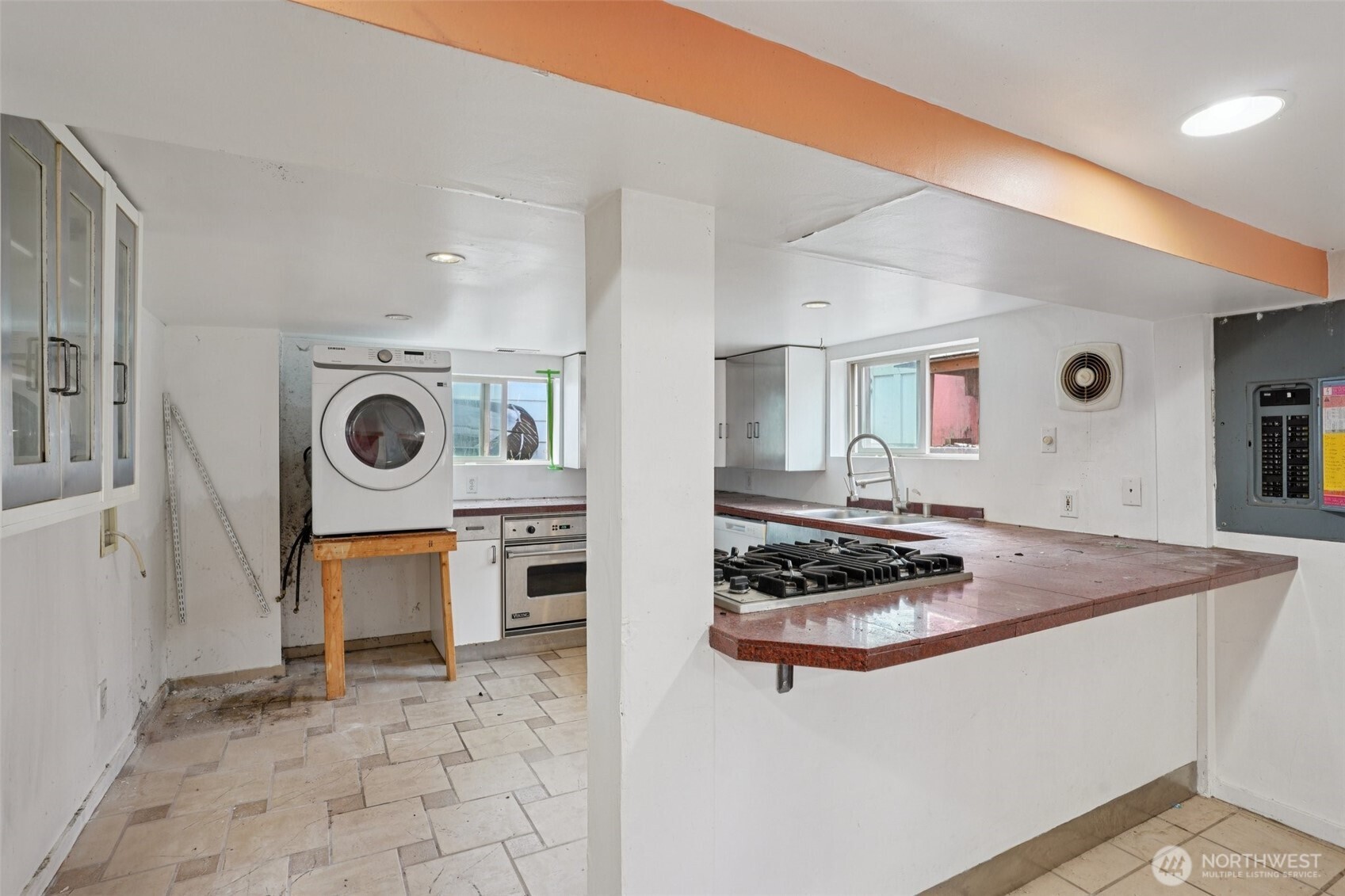 4817 Greenwood Avenue N, Seattle, WA 98103-6331