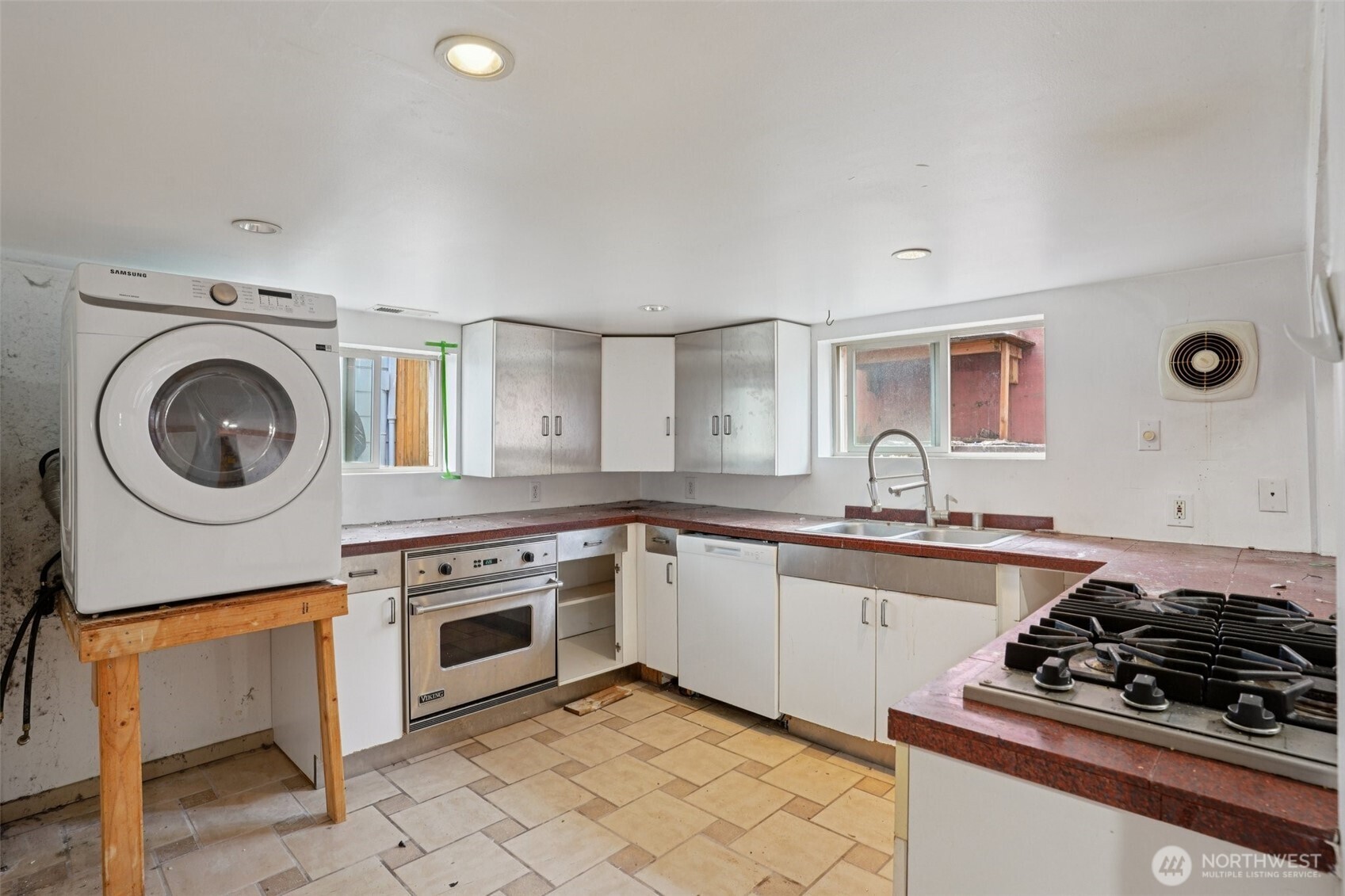 4817 Greenwood Avenue N, Seattle, WA 98103-6331