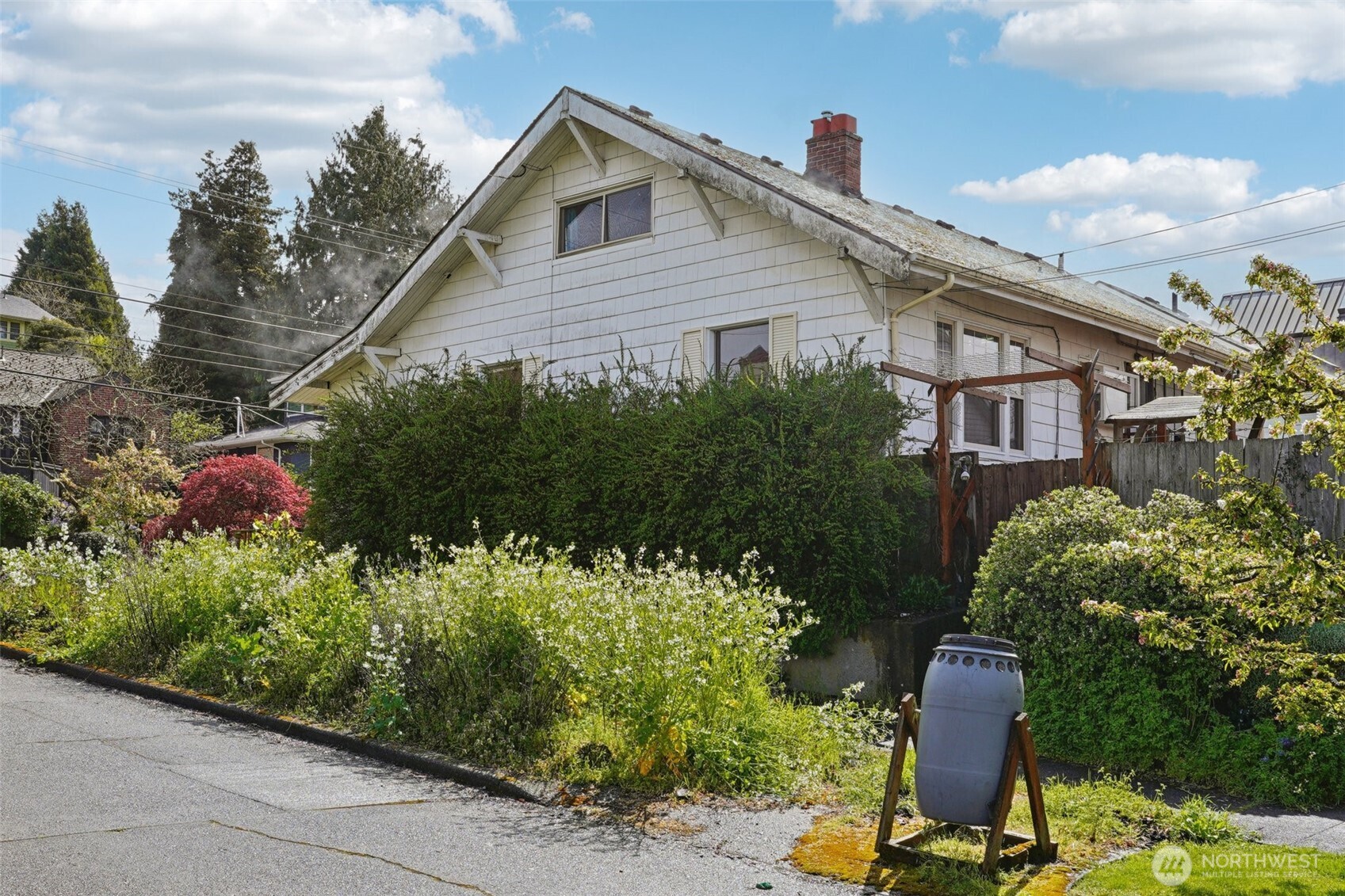 4817 Greenwood Avenue N, Seattle, WA 98103-6331