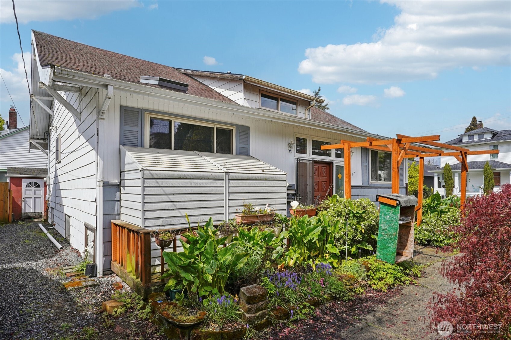 4817 Greenwood Avenue N, Seattle, WA 98103-6331
