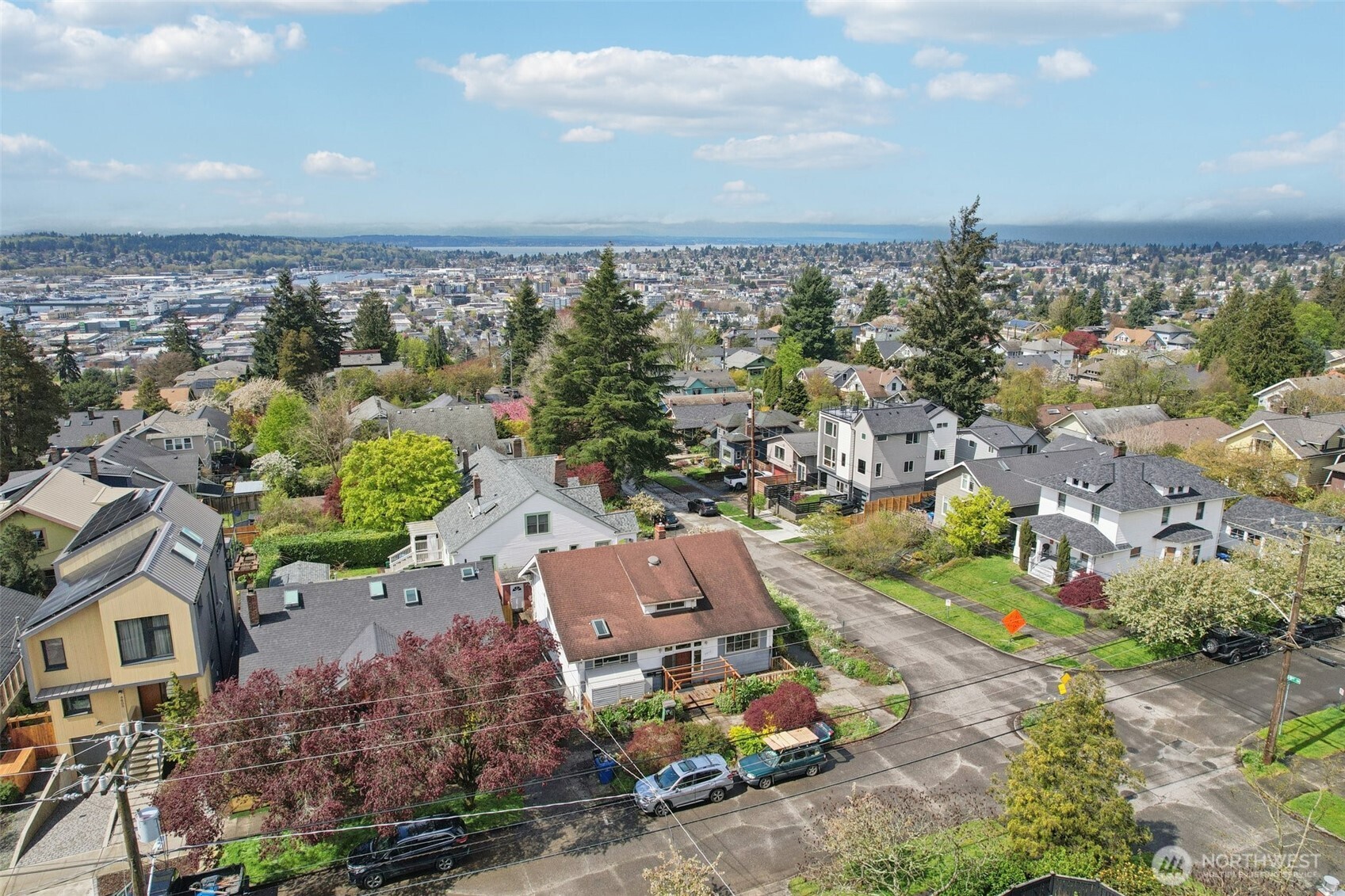 4817 Greenwood Avenue N, Seattle, WA 98103-6331
