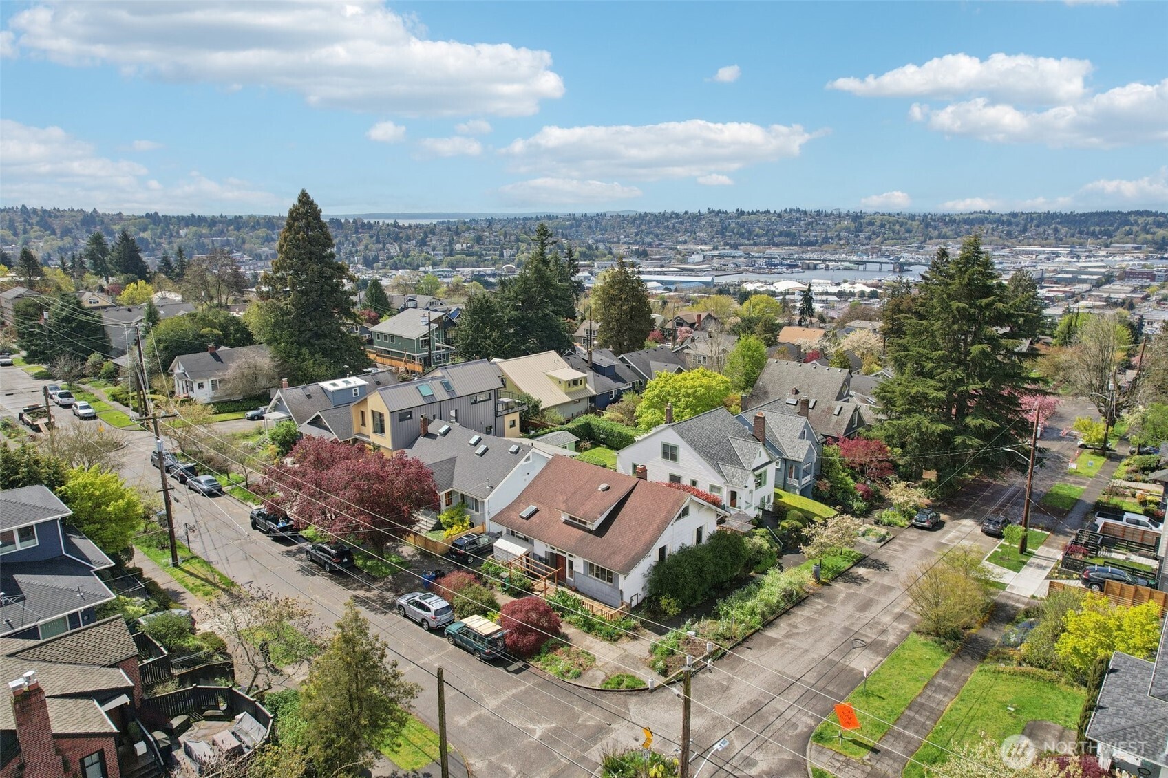 4817 Greenwood Avenue N, Seattle, WA 98103-6331