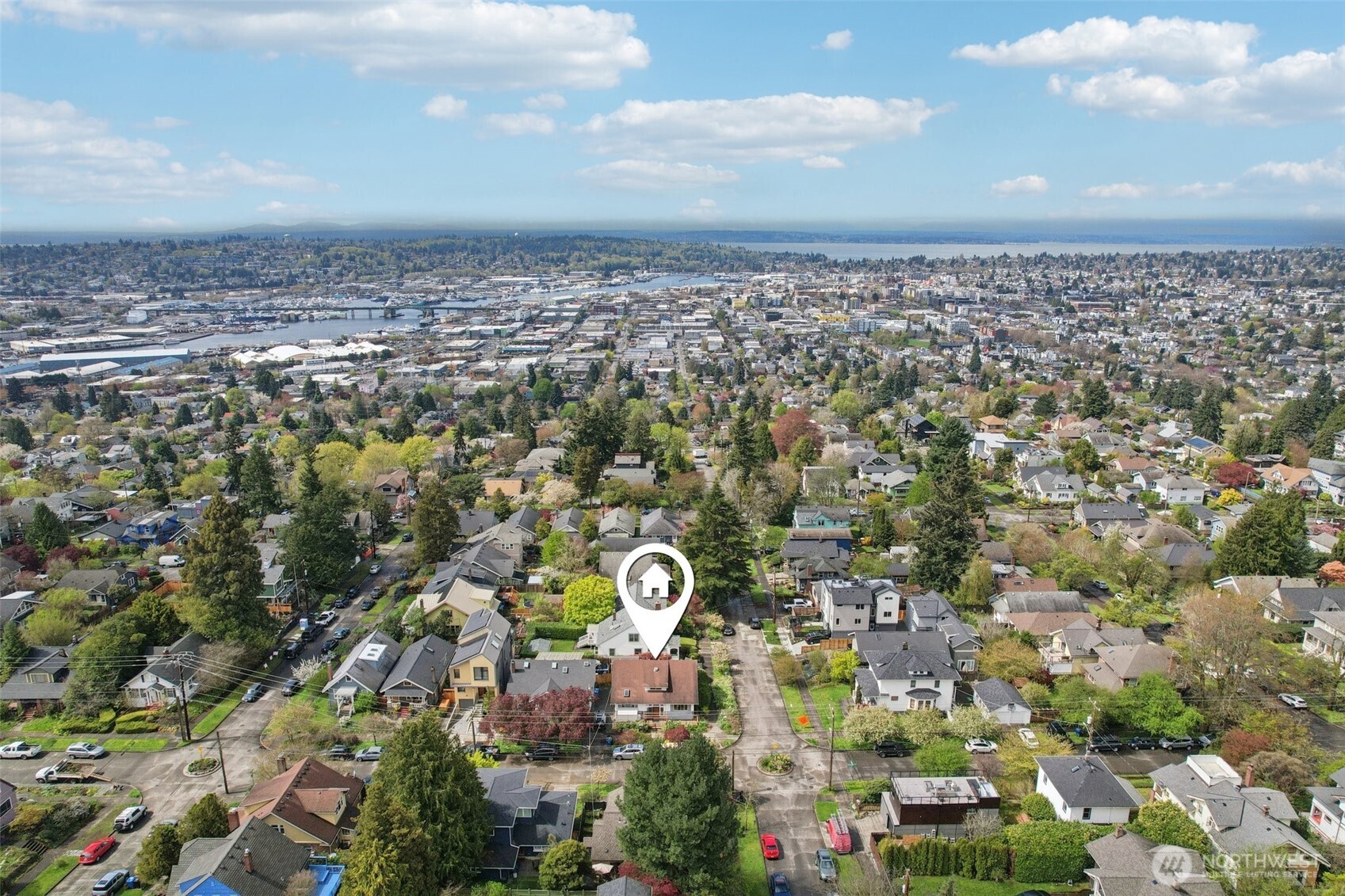 4817 Greenwood Avenue N, Seattle, WA 98103-6331