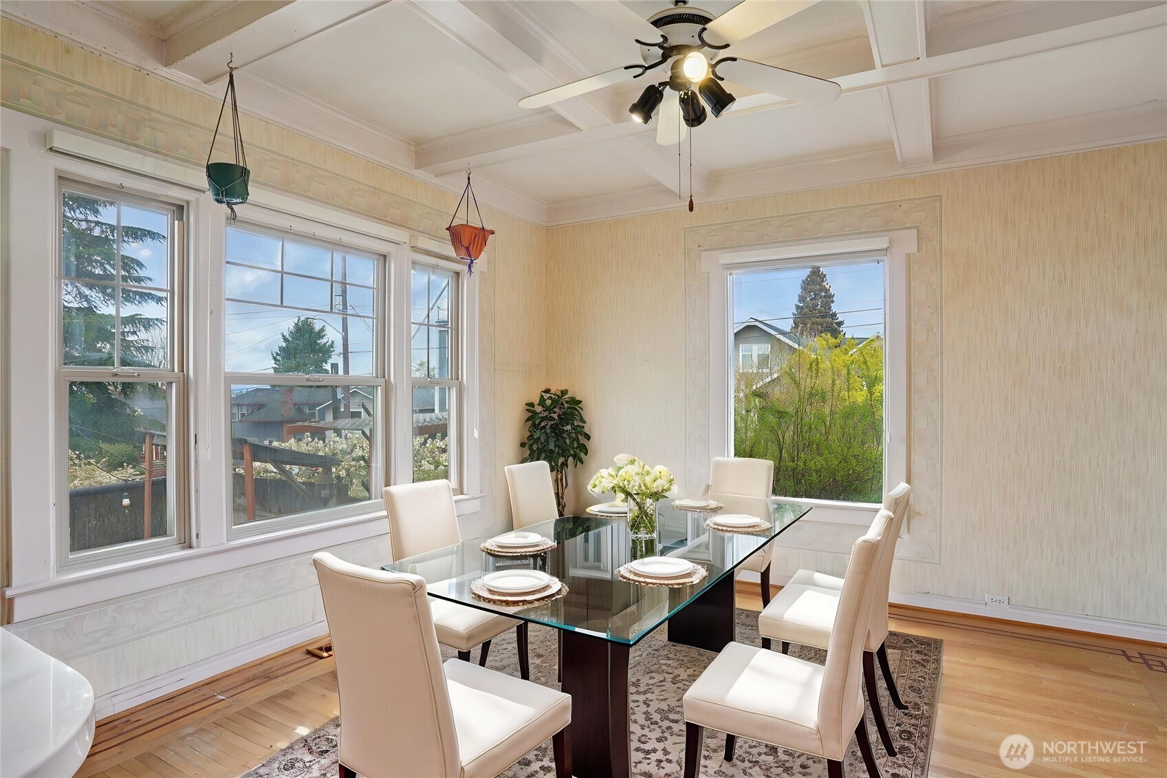 4817 Greenwood Avenue N, Seattle, WA 98103-6331