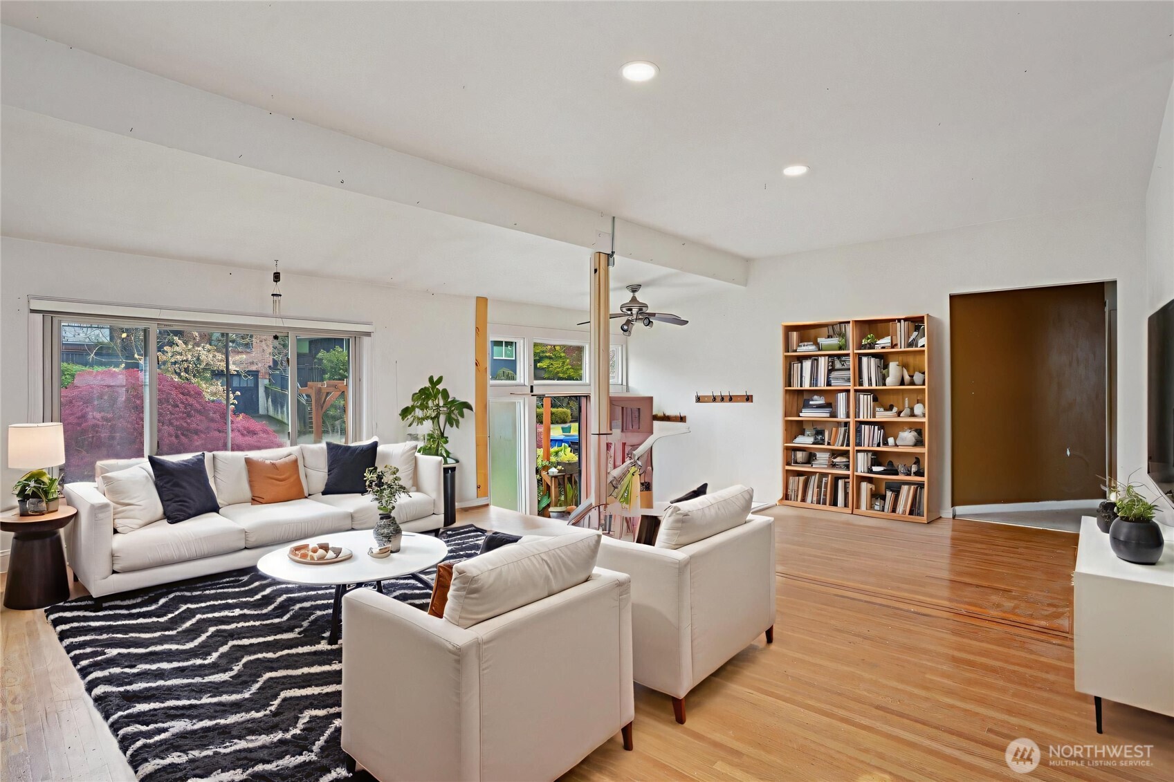 4817 Greenwood Avenue N, Seattle, WA 98103-6331