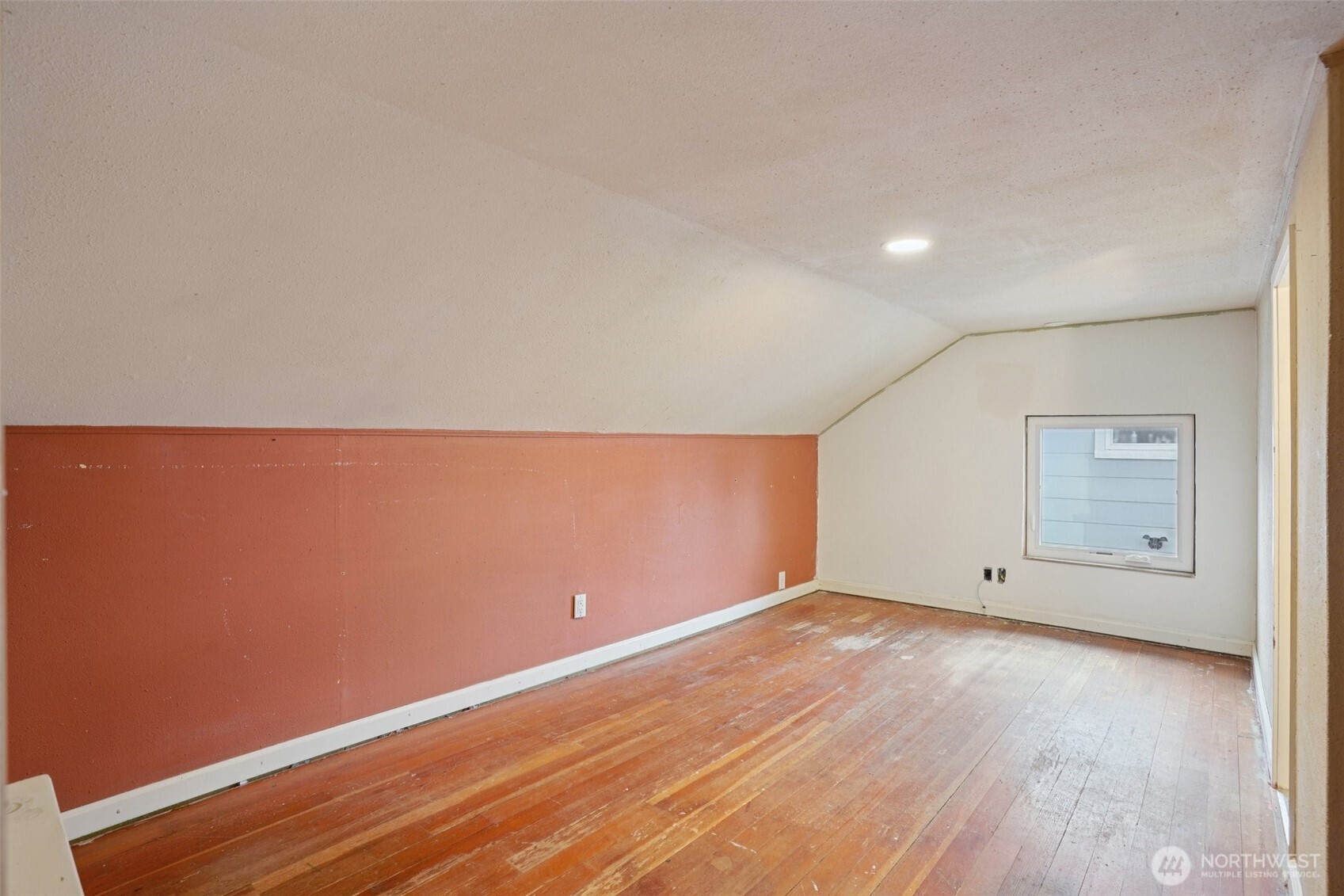 4817 Greenwood Avenue N, Seattle, WA 98103-6331