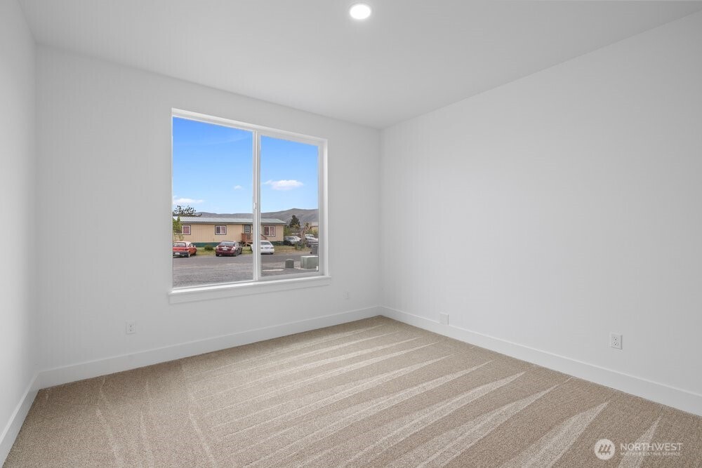 334 Spring Circle SW, Mattawa, WA 99349