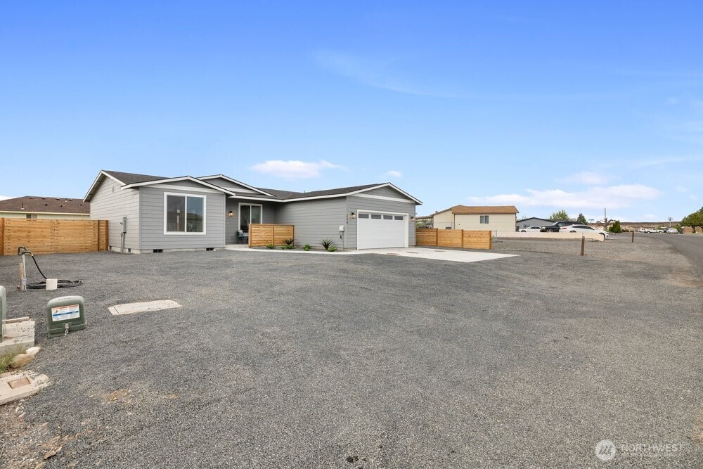 334 Spring Circle SW, Mattawa, WA 99349