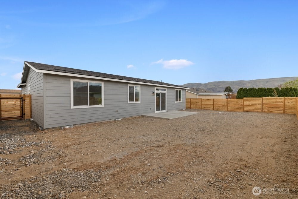 334 Spring Circle SW, Mattawa, WA 99349