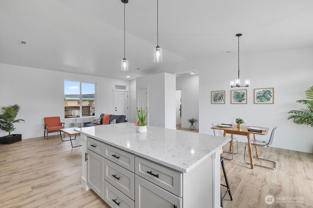 334 Spring Circle SW, Mattawa, WA 99349